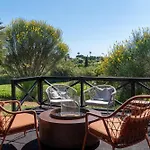 Luxury House - Golf & Tennis Court & Pool View بيت للعطل البوفيرا
