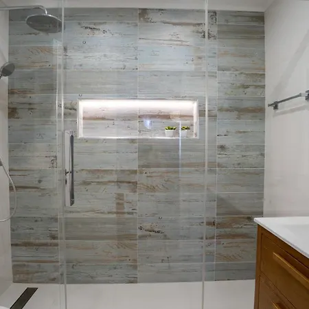 Luxury House - Golf & Tennis Court & Pool View Ferienhaus *