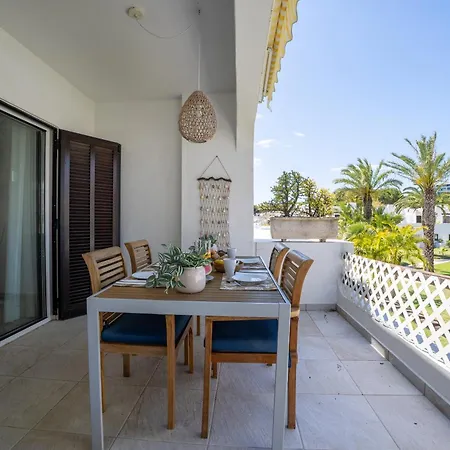 Luxury House - Golf & Tennis Court & Pool View Ferienhaus