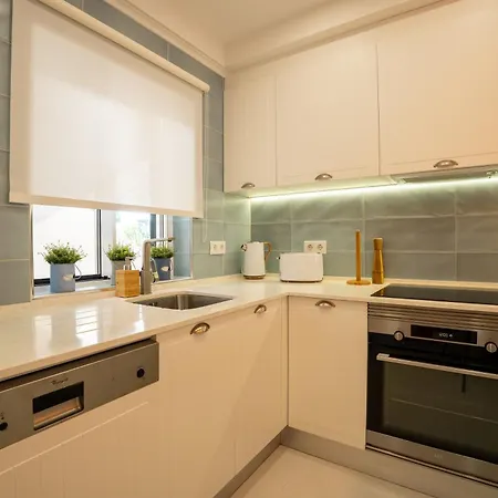 Semesterbostad Luxury House - Golf & Tennis Court & Pool View